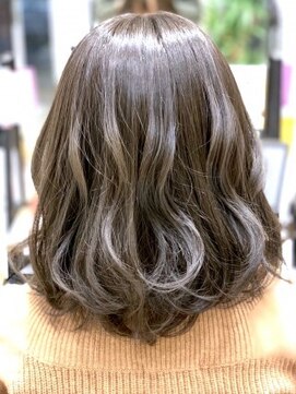 クアトログランシュ ひたちなか店(QUATRO×GranCieux) マットアッシュ