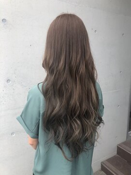 アチーブリス(achieve Liss) ゆるふわウェーブロング 柔らかマットグレージュ