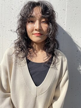 ナループロアオハナ(Nalu pu loa ohana) 大きめカールパーマ