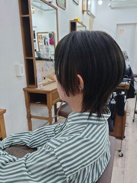 アーシェ 横浜店(A'SHE) ショート　ウルフ　切りっぱなし