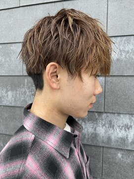 ヒュイル バイ ニアウ(Hwyl by Niau) メンズマッシュシャドウパーマスパイラルパーマニュアンスパーマ