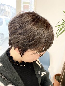 イロ 成田(iLo) コンパクトショート×バレイヤージュ