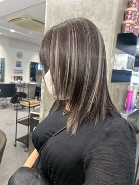 キング 心斎橋店(K!ng) ハイライトカラーミルクティーベージュレイヤーカット