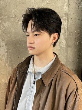 オルカ(ORCA) men's/顔周り/ニュアンスパーマ/韓国/センターパート/新宿