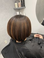 メゾン カシミヤ(Maison Cashmiya)&nbsp;ブリーチハイライトが入った丸み矯正