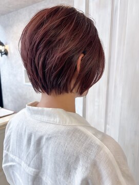 キャアリー(Caary) 福山市美容室Caary赤みワインレッドカラー丸みショートヘア