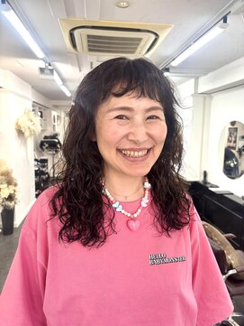 アオ(AO。) 外国人風強めウェーブスパイラルパーマクリームパーマ横浜元町