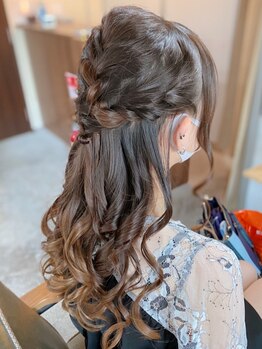 アイビー 新宿(IVY)の写真/《巻きおろし¥1300/ヘアセット¥2000》崩れないが基本♪メイクやファッションに合わせたヘアセット☆[新宿]