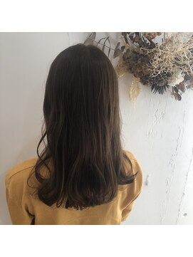 マド ヘア(mado hair) ふわふわセミロング