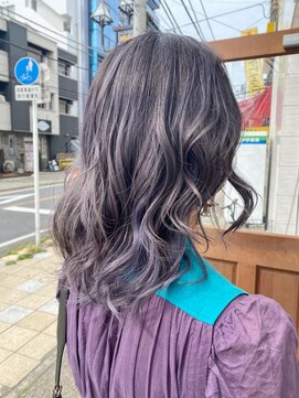 モモ(MOMO) グレーみたいなムラサキ色