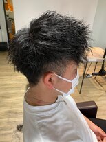 エヌプラス(N+)&nbsp;刈り上げセンターパートサーフカールブルーブラッフェザーパーマ