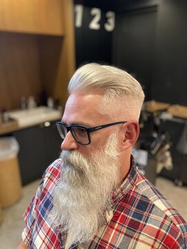 フランクスバーバー アンド ビアークラブ(FRANK'S BARBER and BEER CLUB) ハイフェードバーバスタイル F