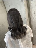 巻き髪　セミロング　アイスグレージュ　おおたかの森