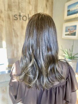 ストーク(stoked) 透明感オリーブベージュmixスタイル