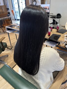 サラ(sarah) グレージュカラー