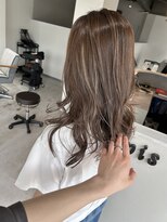 エルピス 中央林間店(elpis)&nbsp;白髪を活かす白髪ぼかしハイライト