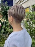 刈り上げマッシュショートメンズライクくすみベージュショート