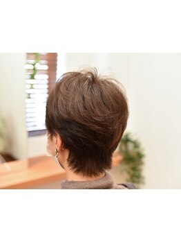 高品質な商材とくつろぎ空間でお客様をお出迎え☆艶色クレイカラーであなただけのカラーを実現♪