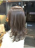 やわらかミディアムワンカールパーマカーキグレージュ前髪錦糸町