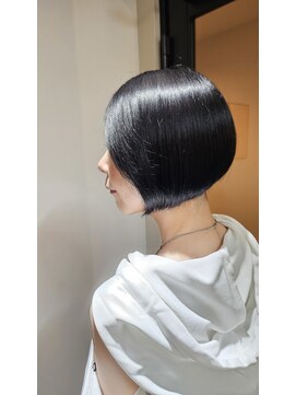 エミー(aimee) 美フォルム大人ボブ