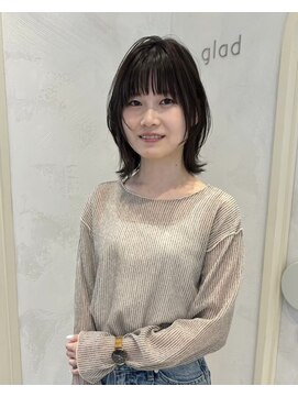 グラッド(glad) ナチュラル派に人気◎外ハネミディアム×束感バング