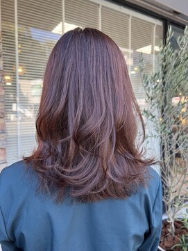 ピンクミディアムヘア