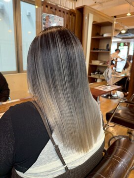 ブリッツ レボ(BLITZ-REVO) 着物ヘア/ダークアッシュ/ミディアムレイヤーカット/柏駅