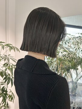 ニコ(Nico) 【Nico】佐藤有華／切りっぱなしボブ／20代／ダークブルー