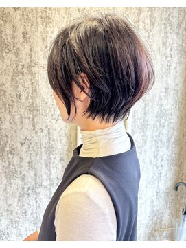 ヨル(Jor) 丸み×くびれ大人ショート♪