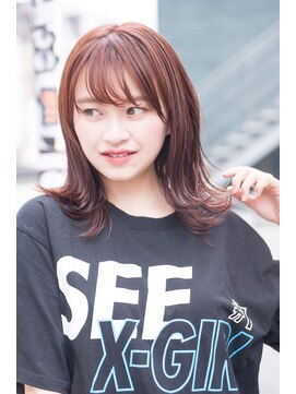 ケイト(kate) kate大宮　ラベンダーベージュ×外ハネモテミディ