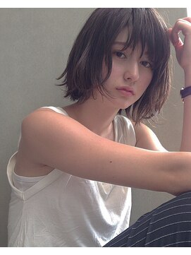 ロマリア 青山 南青山(Lomalia) 乾かしてキマるショートボブ