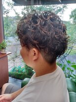 ナンバーエイト(number eight)&nbsp;ブリーチなしカラースパイラル大人パーマ×マッシュショート