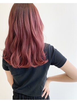 アトレ(attrait) *くっきりピンク ダブルカラー ケアブリーチ ロングヘア 透明感