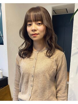 クラフト ヘア デザイン(CRAFT HAIR DESIGN) くすみベージュ / ウェーブミディ