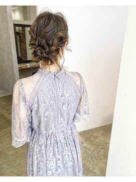 ニド(2do) 結婚式お呼ばれルーズアップアレンジ