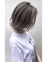 トルネード(TORNADO) 外国人風ハイライトバレイヤージュグレージュ 前下がりボブt42