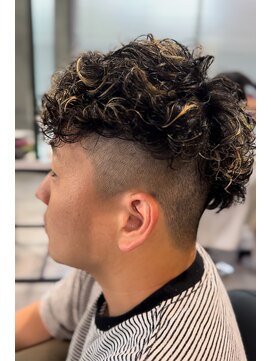 クラッチバイシオンアグリゲイト(CLUTCH by Zi-on aggregate) メンズ/ハイライトパーマ スタイル