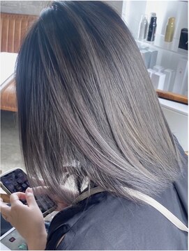 ラヴィ(Lavie) ハイライトで作るグレーヘア