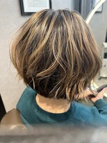 タカハシ ヘア アンド スパ(TAKAHASHI HAIR&SPA)&nbsp;グラデーションボブをさらにデザインするランダムハイライト