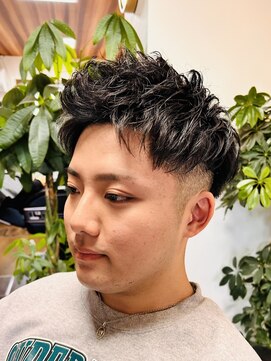 ミスターベイビー(Mr.BABY) 【直毛でお困りのビジネスマンに人気】無造作ピンパーマ