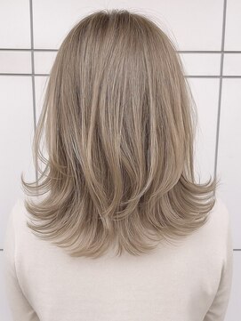 モアナ バイ ヘッドライト 大和店(Moana by HEADLIGHT) #ブリーチ#ミルクティーベージュ#レイヤー