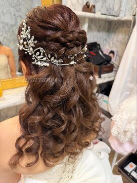 シーエヌシー アンド アソシエイツ CNC&ASSOCIATES ヘアーアレンジ