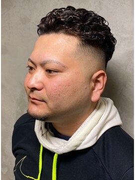 ディスイズバーバーサード(THIS IS BARBER 3rd) クロップ ウェットスタイリング スパイラルパーマ