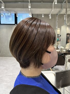 アッシュ 武蔵新城店(Ash) 新城明るい白髪染め白髪ぼかしハイライト 大人ショートボブ