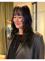 グッドフェローズ キタホリエ(GoodFellas kitahorie) 自然な黒髪で魅せるふんわりレイヤーカールハイトーン艶感