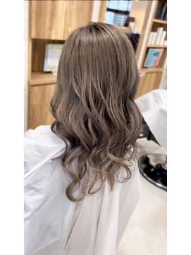 トゥエンティ(twenty) ブリーチ1回ミルクティーカラー