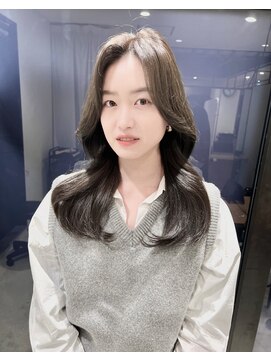 アイヴィ 表参道(IVY) センター分け内巻き韓国ヘア【田部井達朗】