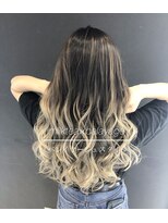 バトー(bAteAu)&nbsp;シルバー、ホワイトブリーチ、エクステ、ハイライト、インナー