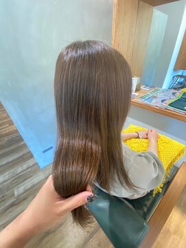 ハロー(Hollow) 【明るめで白髪ぼかし/脱白髪染め】石橋/池田/箕面