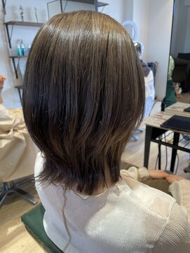 サラ(sarah) ウルフ風レイヤーボブ